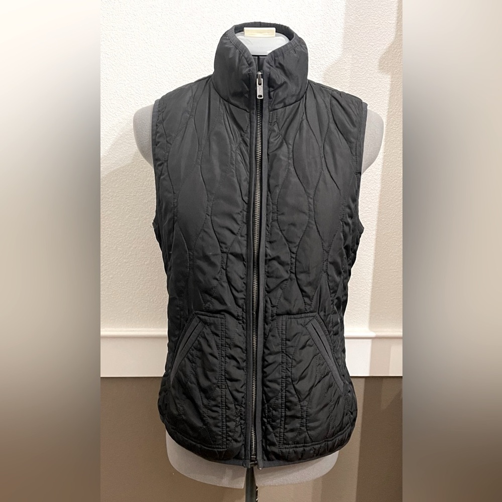 Old Navy Quilted Vest Black Size Small Cold Weather Lightweight Layer